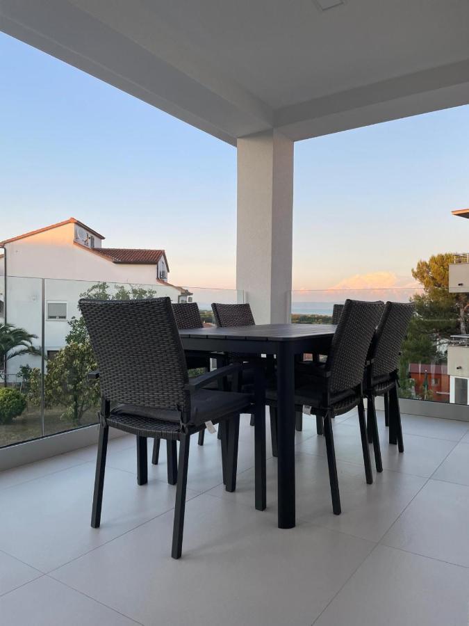 Apartment Rahat Liznjan Bagian luar foto